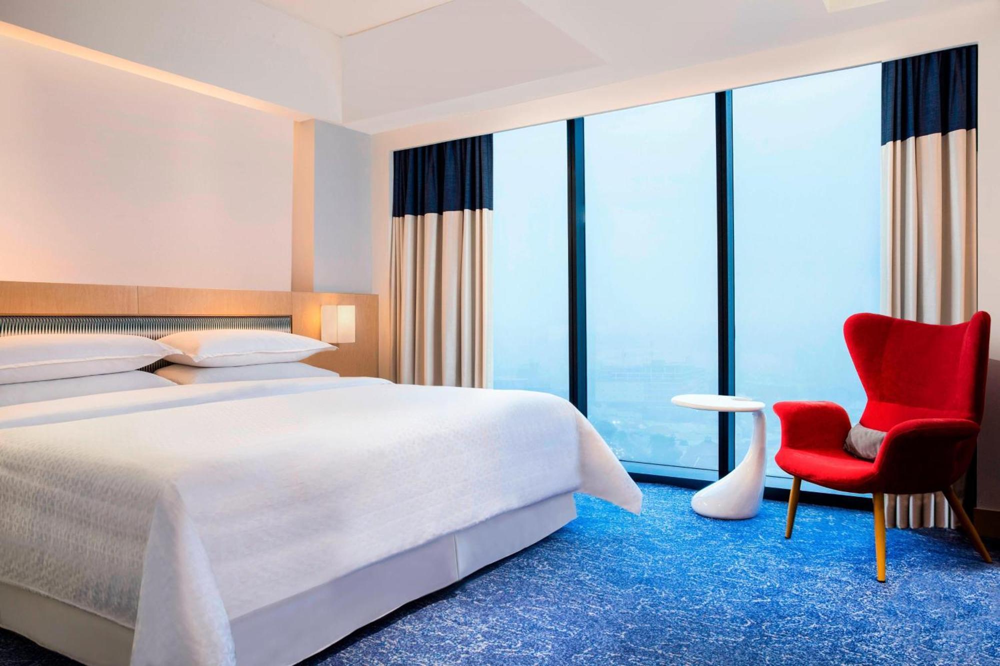 Four Points By Sheraton Surabaya, Tunjungan Plaza Extérieur photo
