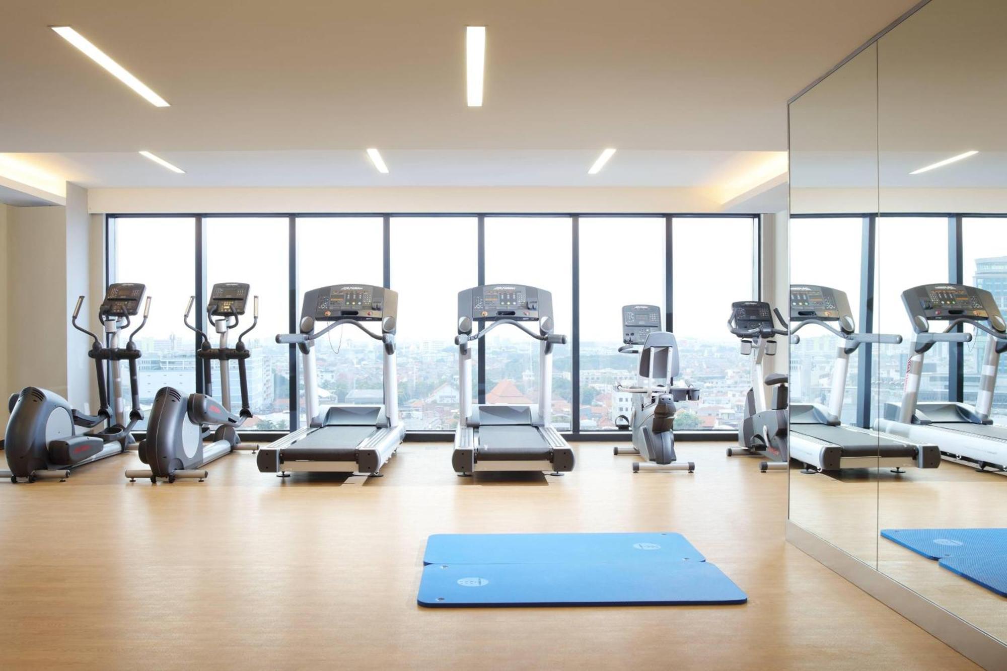 Four Points By Sheraton Surabaya, Tunjungan Plaza Extérieur photo