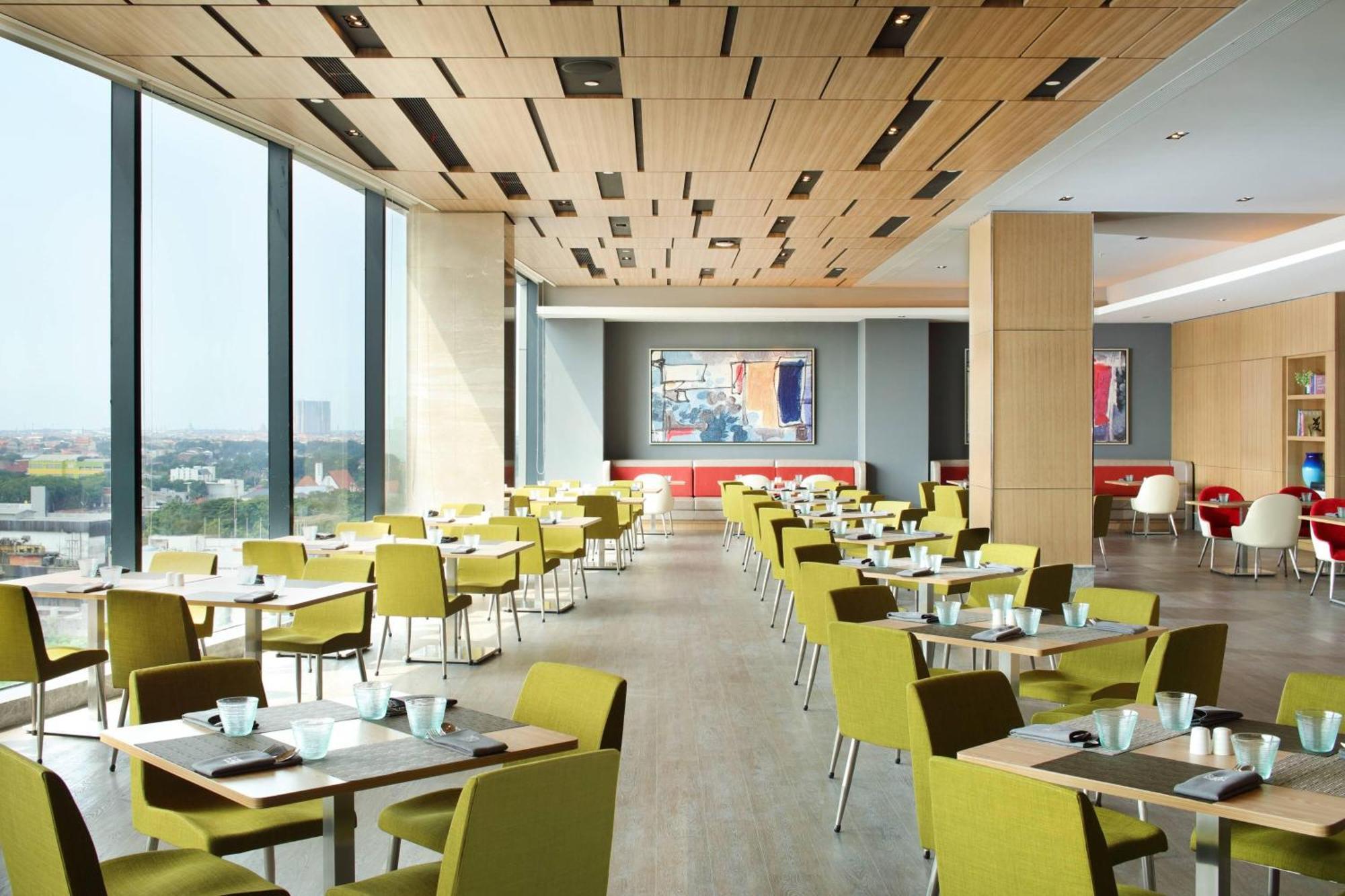 Four Points By Sheraton Surabaya, Tunjungan Plaza Extérieur photo