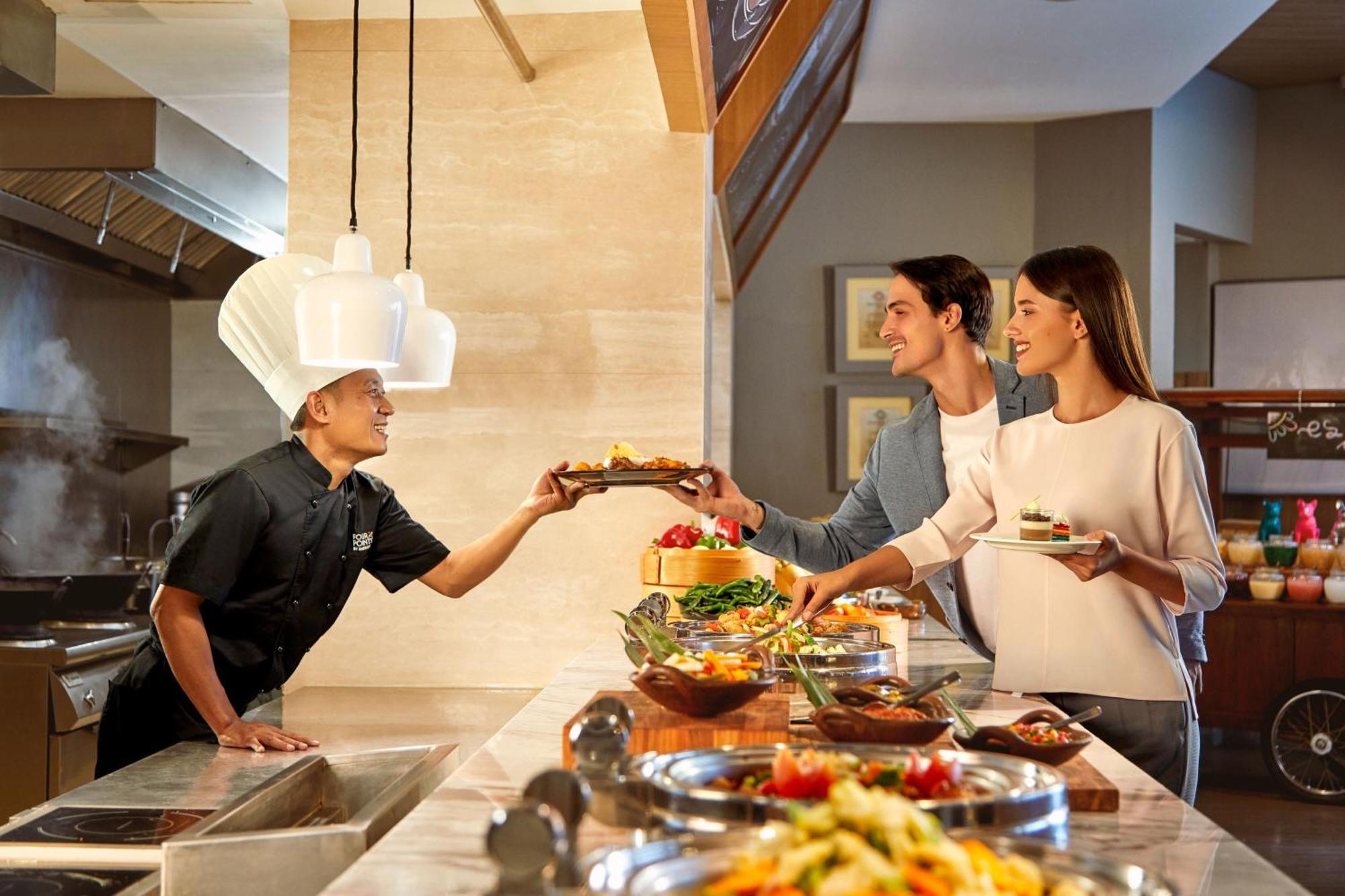 Four Points By Sheraton Surabaya, Tunjungan Plaza Extérieur photo