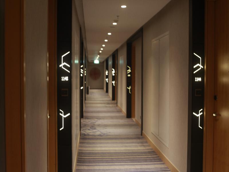 Four Points By Sheraton Surabaya, Tunjungan Plaza Extérieur photo