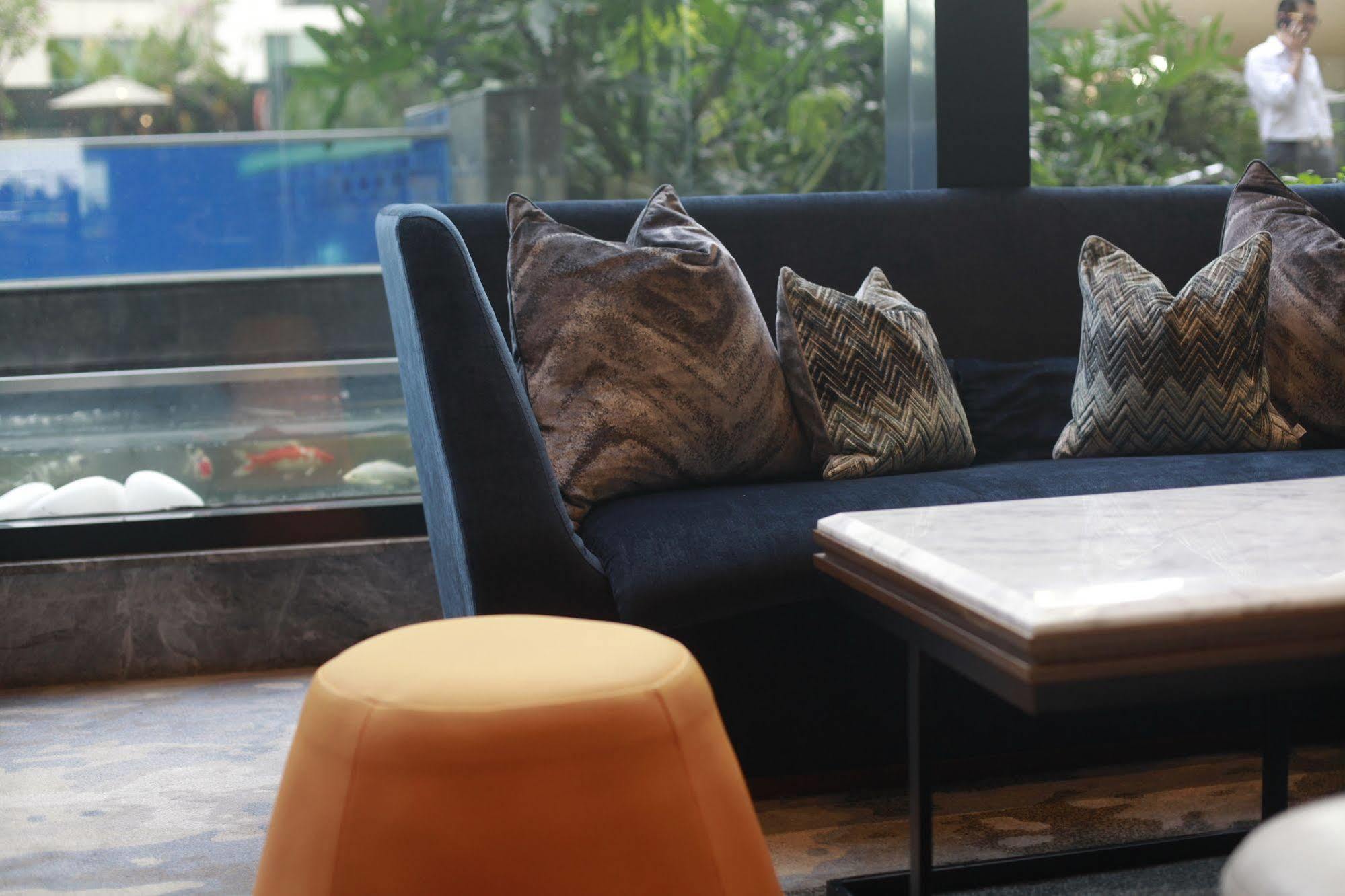 Four Points By Sheraton Surabaya, Tunjungan Plaza Extérieur photo